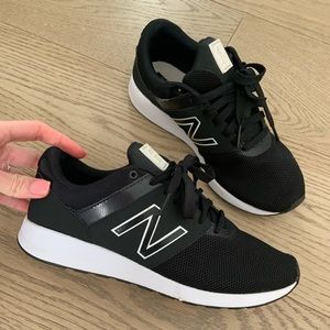 NEW BALANCE - black/white sneakers